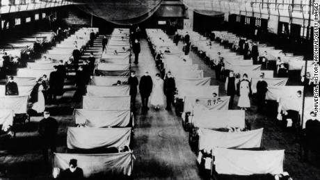 I magazzini sono stati convertiti per ospitare le persone infette in quarantena. 