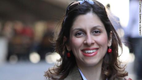 L'inglese Nazanin Zaghari-Ratcliffe pensa di aver contratto un coronavirus in una prigione iraniana, secondo la sua famiglia