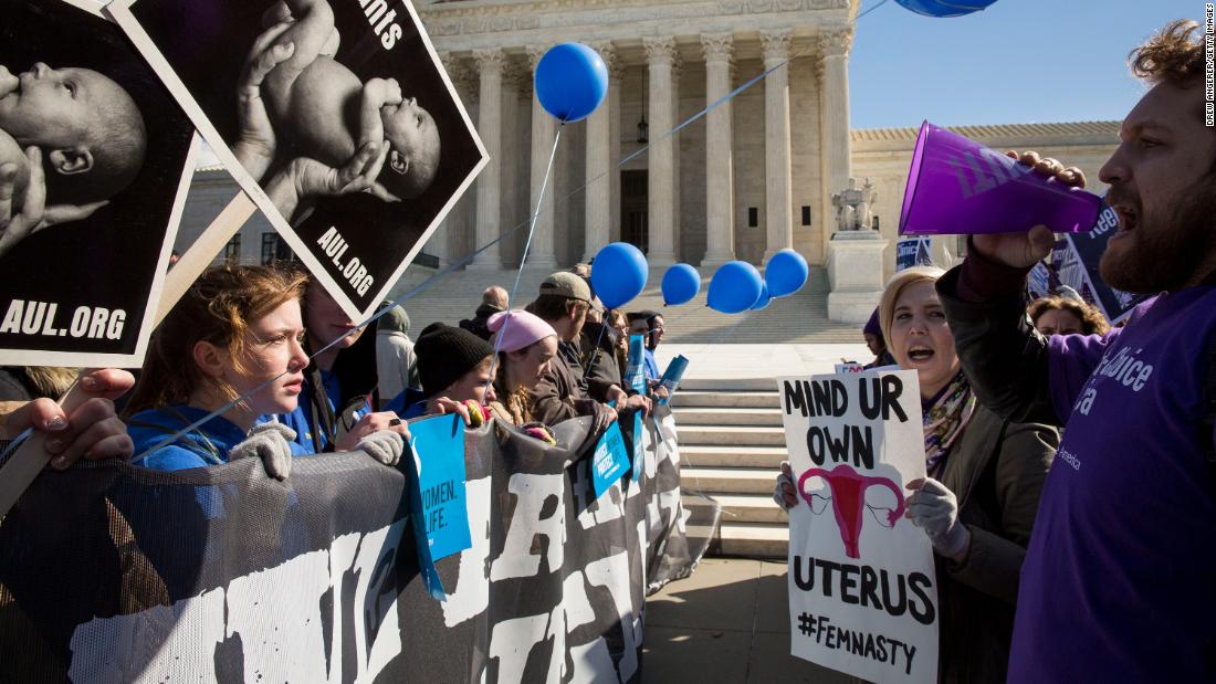 La decisione della Corte d'appello federale autorizza "l'aborto medico" in Texas mentre la causa giudiziaria continua