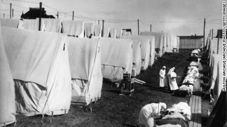 L'influenza spagnola ha ucciso oltre 50 milioni di persone. Queste lezioni potrebbero aiutare a evitare la ripetizione con coronavirus