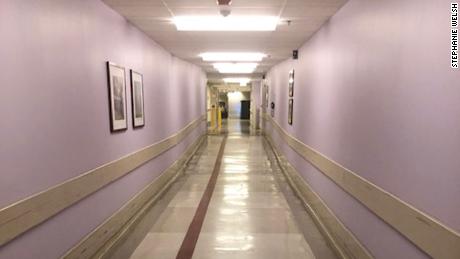 L'università di Chicago Medical Center un tardo pomeriggio. Raramente ci sono volte in cui questi corridoi sono vuoti.
