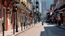 Rue Royale è raffigurata a marzo durante il mandato di rimanere a casa a New Orleans.