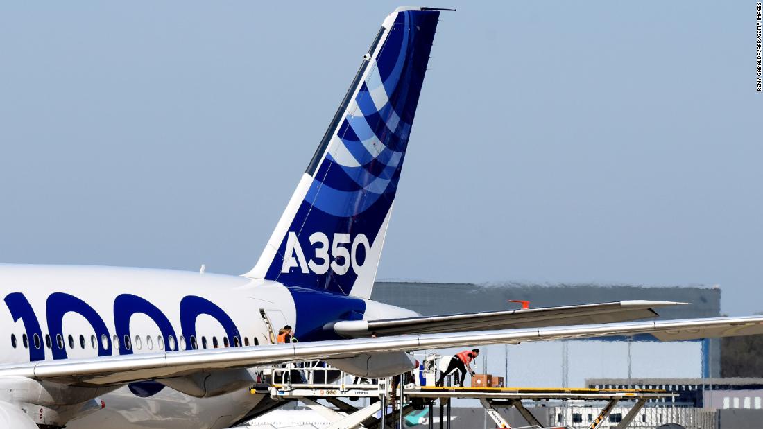 Airbus taglia 6.000 dipendenti in Europa e "sanguina"