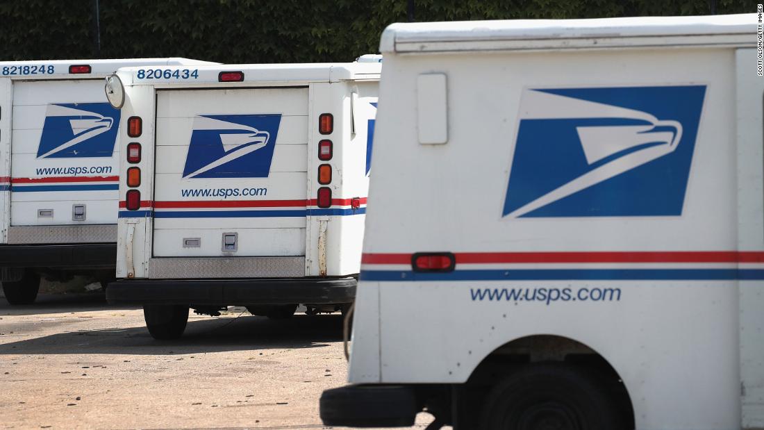 Lavoratore postale dell'Indiana ucciso a colpi di arma da fuoco, la polizia non riesce a trovare chi sia il responsabile