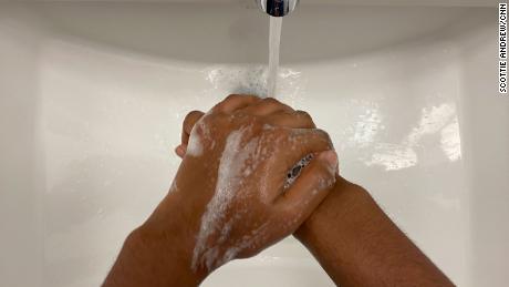 La migliore prevenzione contro il coronavirus è lavarsi le mani. Ecco il modo giusto per farlo