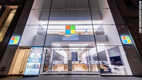 Microsoft concede ai lavoratori 12 settimane di congedo parentale retribuito a causa di interruzioni della scuola