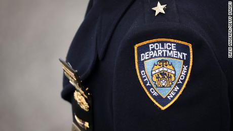 Il crescente numero di decessi nelle case ha spinto gli investigatori del NYPD a combattere un & # 39; proiettile invisibile & # 39;