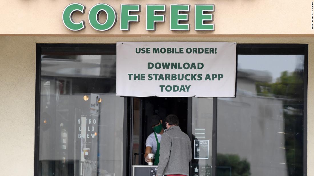 Starbucks ha un piano per riaprire. Ecco come funzionerà