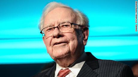 Warren Buffett ha salvato Corporate America nel 2008. Ha $ 130 miliardi in contanti per farlo di nuovo
