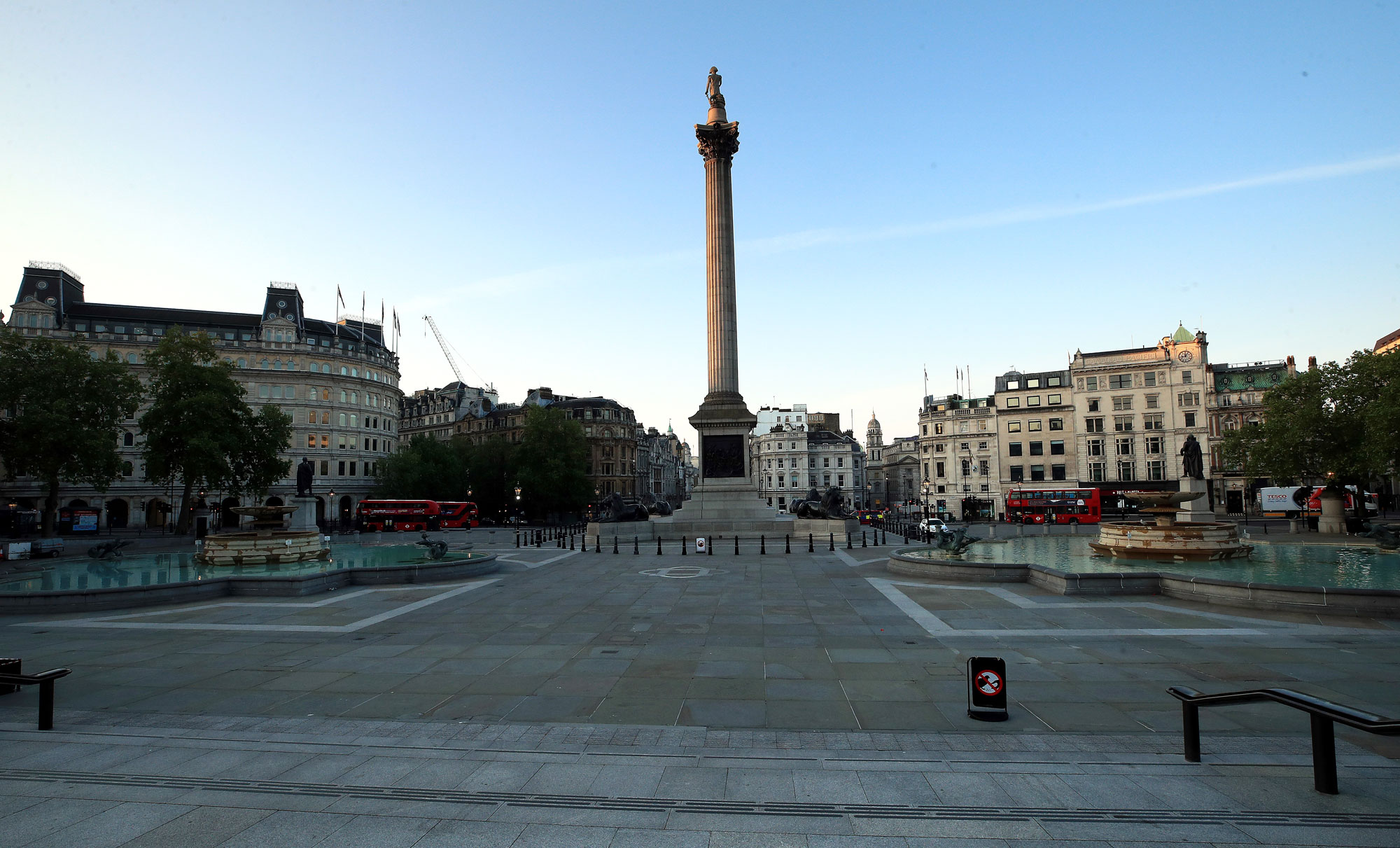 Trafalgar Square è vuota il 7 maggio a Londra.