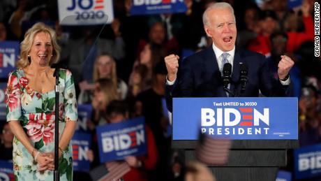 Biden affronta accuse mentre si prepara per una campagna senza precedenti contro Trump