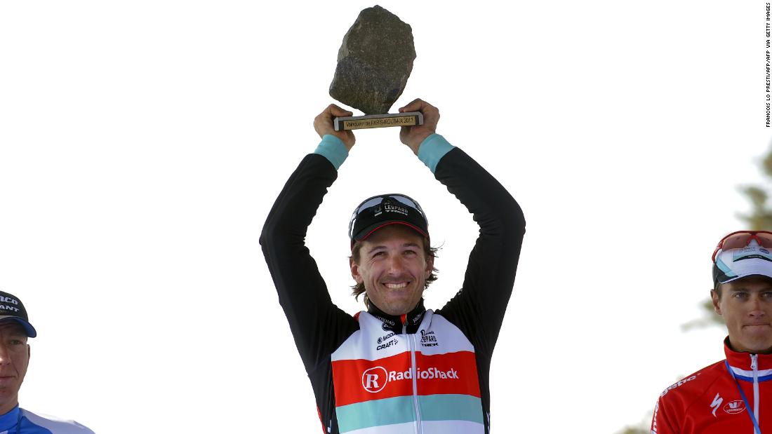 Il ciclista stellato Fabian Cancellara crea una stanza dei trofei ... nella sua sauna