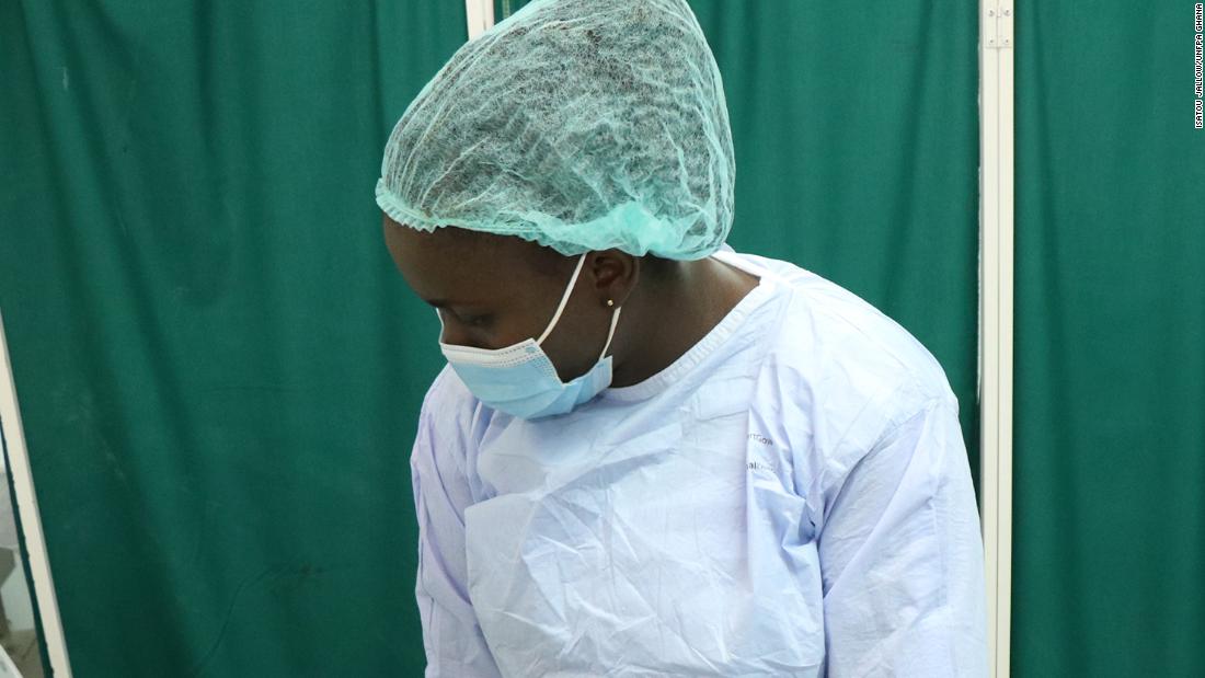 Le ostetriche affrontano la paura e le nuove sfide mentre il coronavirus si diffonde in Africa