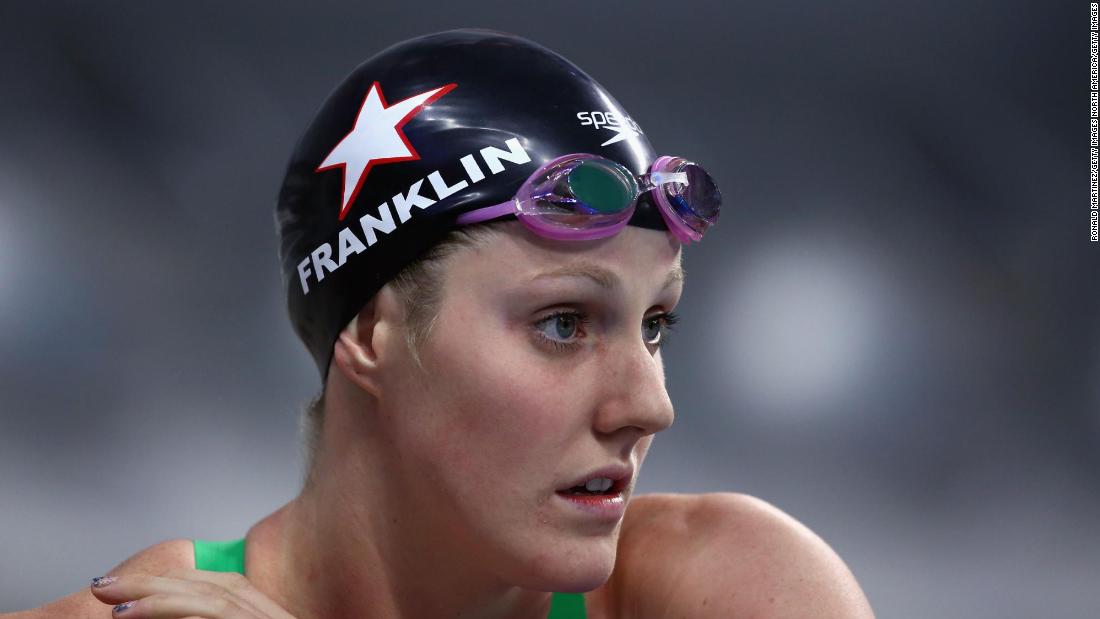 La nuotatrice della medaglia d'oro olimpica Missy Franklin afferma che le lezioni di terapia aiutano a rinchiudersi