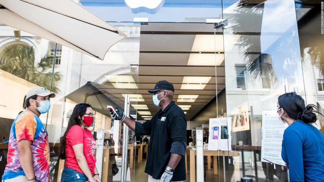 Apple dettaglia la riapertura dei negozi