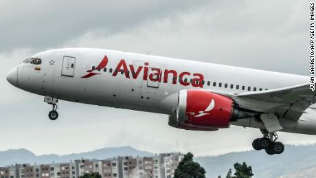 Avianca, una delle maggiori compagnie aeree dell'America Latina, ha presentato istanza di fallimento