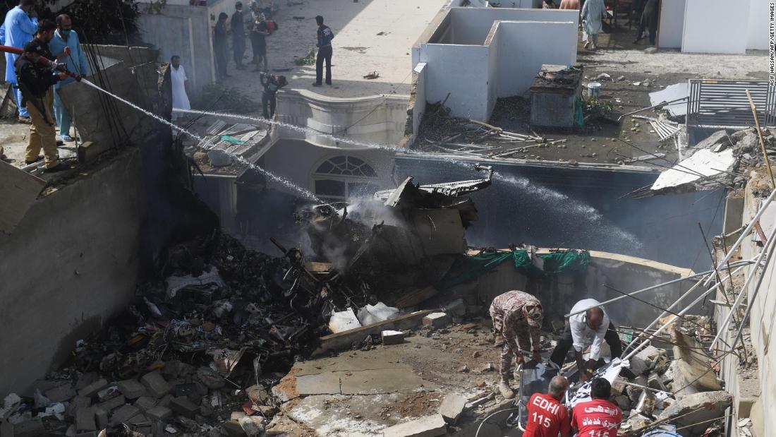 Il volo Pakistan International Airlines si schianta a Karachi