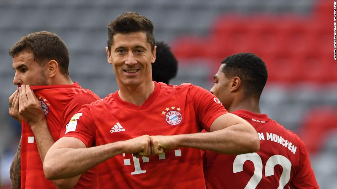 Robert Lewandowski raddoppia mentre il Bayern fa rotta su Fortuna per guadagnare 10 punti di vantaggio