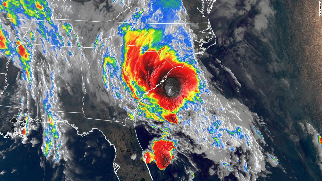 La tempesta tropicale Bertha colpisce la terra meno di due ore dopo essere diventata un sistema chiamato