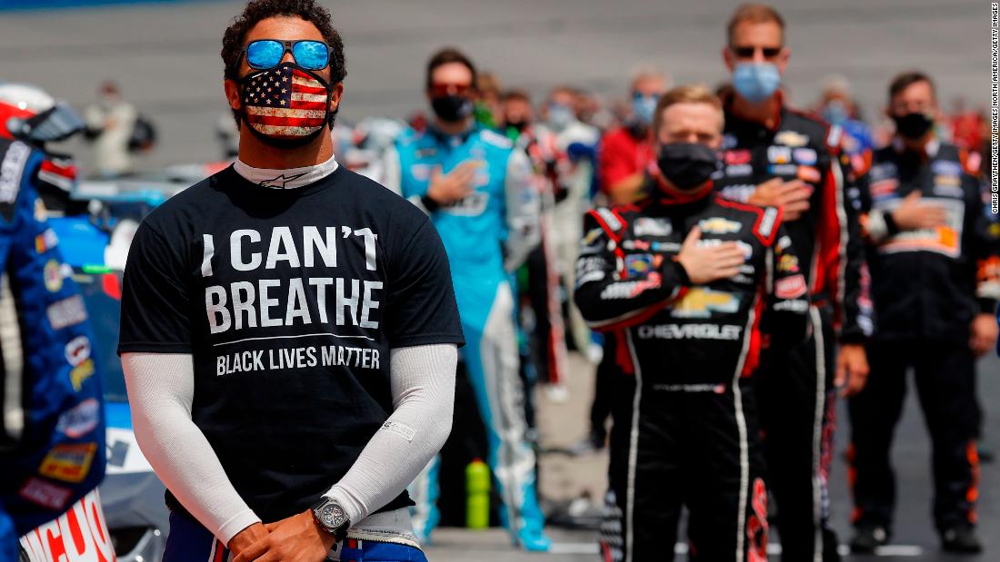 NASCAR Bubba Wallace vuole liberare le piste da corsa della bandiera confederata