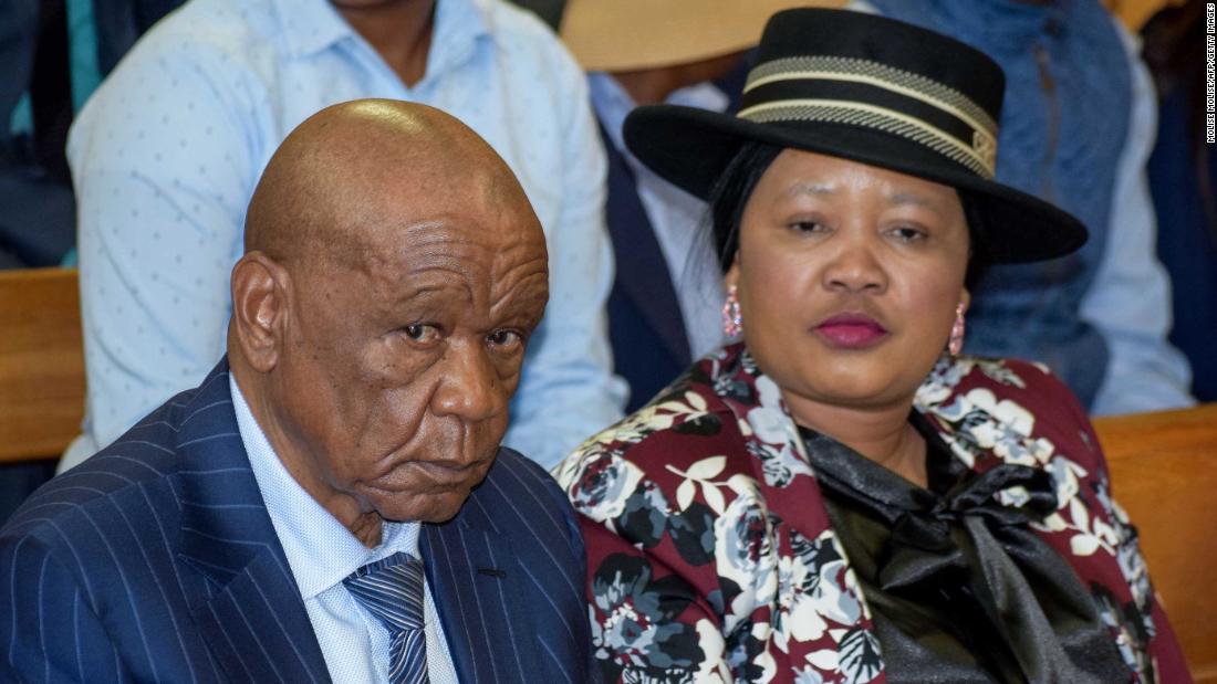 Omicidio del Lesotho: ex primo ministro e moglie hanno pagato una banda criminale, dicono i documenti del tribunale