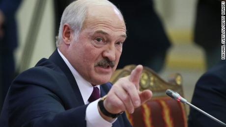 Il presidente Alexander Lukashenko parla a un vertice del 20 dicembre 2019 a San Pietroburgo, Russia.