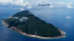 Questa veduta aerea del 15 settembre 2010 mostra le isole contese conosciute come Senkaku in Giappone e Diaoyu in Cina nel Mar Cinese Orientale.