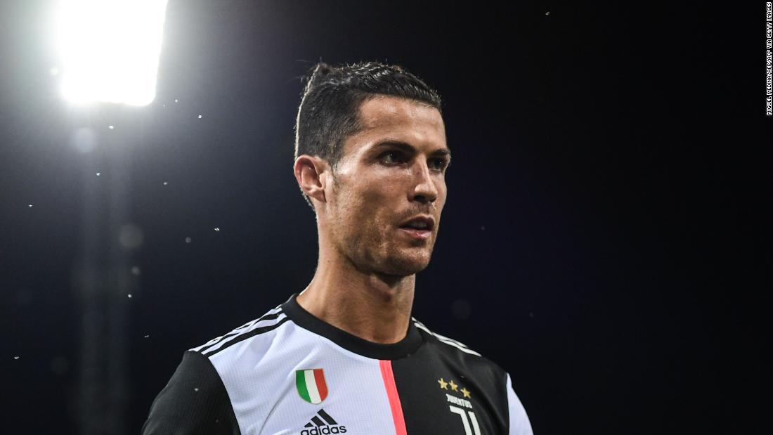 Cristiano Ronaldo segna mentre la Juventus si avvicina al titolo di Serie A.