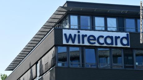 Wirecard presenta un caso di insolvenza dopo l'arresto dell'ex CEO in uno scandalo da 2 miliardi di dollari