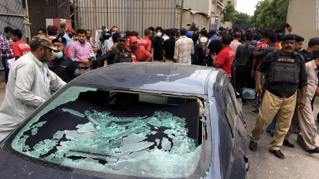 Borsa del Pakistan: diversi morti dopo l'attacco al PSX da parte di uomini armati a Karachi