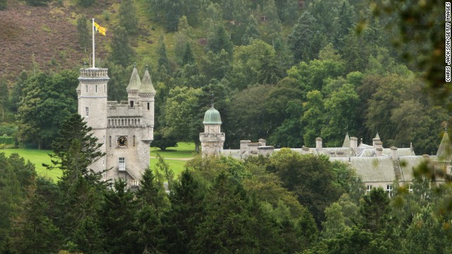 Balmoral, la residenza scozzese della regina, è utilizzata come bagno pubblico