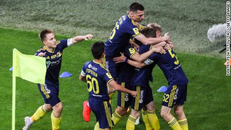 L'FC Rostov celebra la presa in vantaggio dal primo minuto della partita. 