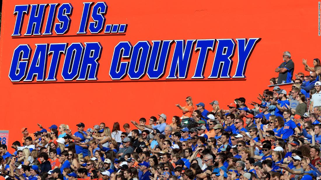 L'Università della Florida proibisce gli applausi di Gator Bait in occasione di eventi sportivi