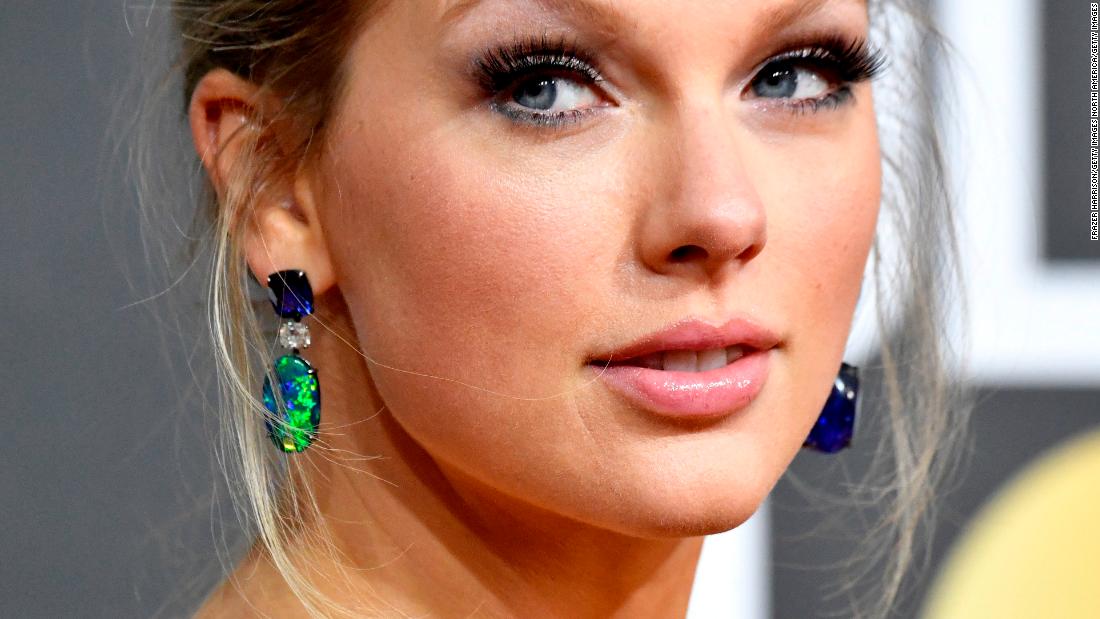 Taylor Swift è stato educato il 15 giugno e vuole che anche tu lo sia