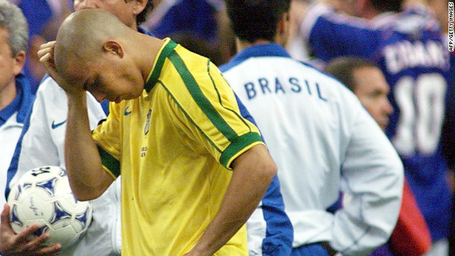 Ronaldo: il mistero della finale dei Mondiali del 1998 e il motivo per cui l'attaccante brasiliano è appena arrivato