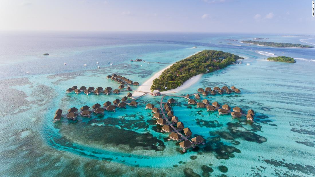 Le Maldive sono ora aperte a tutti i turisti di tutto il mondo. Questo è come lo fanno