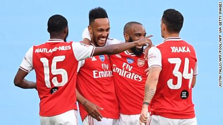 Aubameyang raddoppia mentre l'Arsenal stordisce il Manchester City nelle semifinali della FA Cup