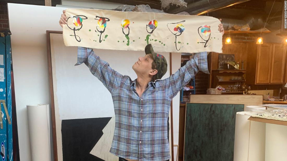 L'artista di Los Angeles dona 1.800 dipinti all'ospedale di Brooklyn, uno per ciascun dipendente