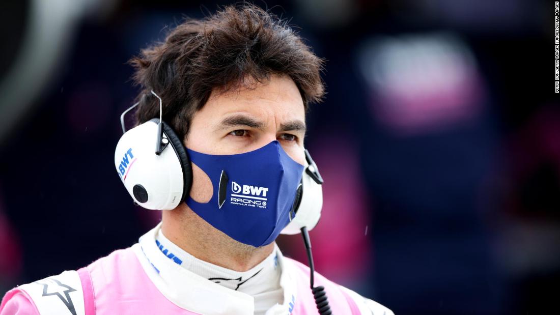 Il pilota di Formula 1 Sergio Perez è positivo per Covid-19 e mancherà il Gran Premio di Gran Bretagna
