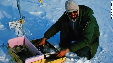 Mark Serreze ha condotto una ricerca sulle calotte polari della Baia di San Patrizio nel 1982.