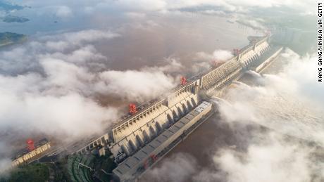 La diga delle Tre Gole della Cina è una delle più grandi mai create.  Ne valeva la pena?